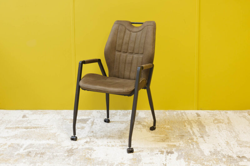 Armstoel op wieltjes Mara